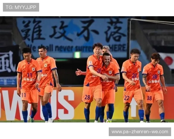 中超联赛焦点对决：豪门球队碰撞，冠军之争再掀波澜